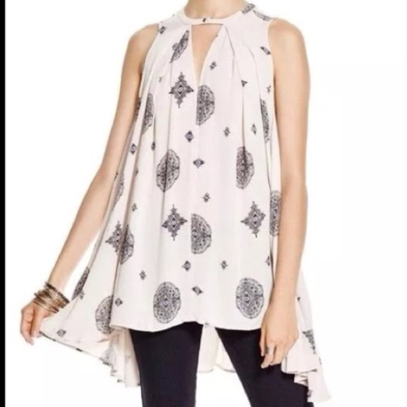 FREE PEOPLE “Tree Swing” Keyhole Tunic with Pockets - Picture 2 of 11